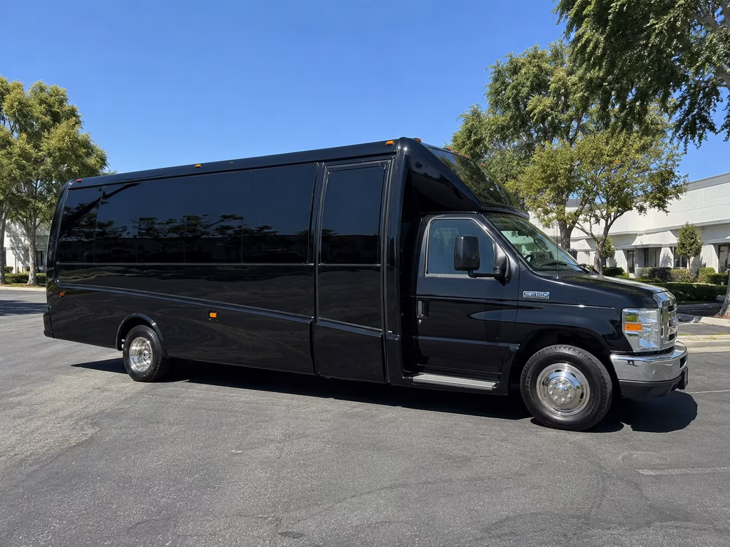Edmond Winery Tour & Pub Crawl Transportation